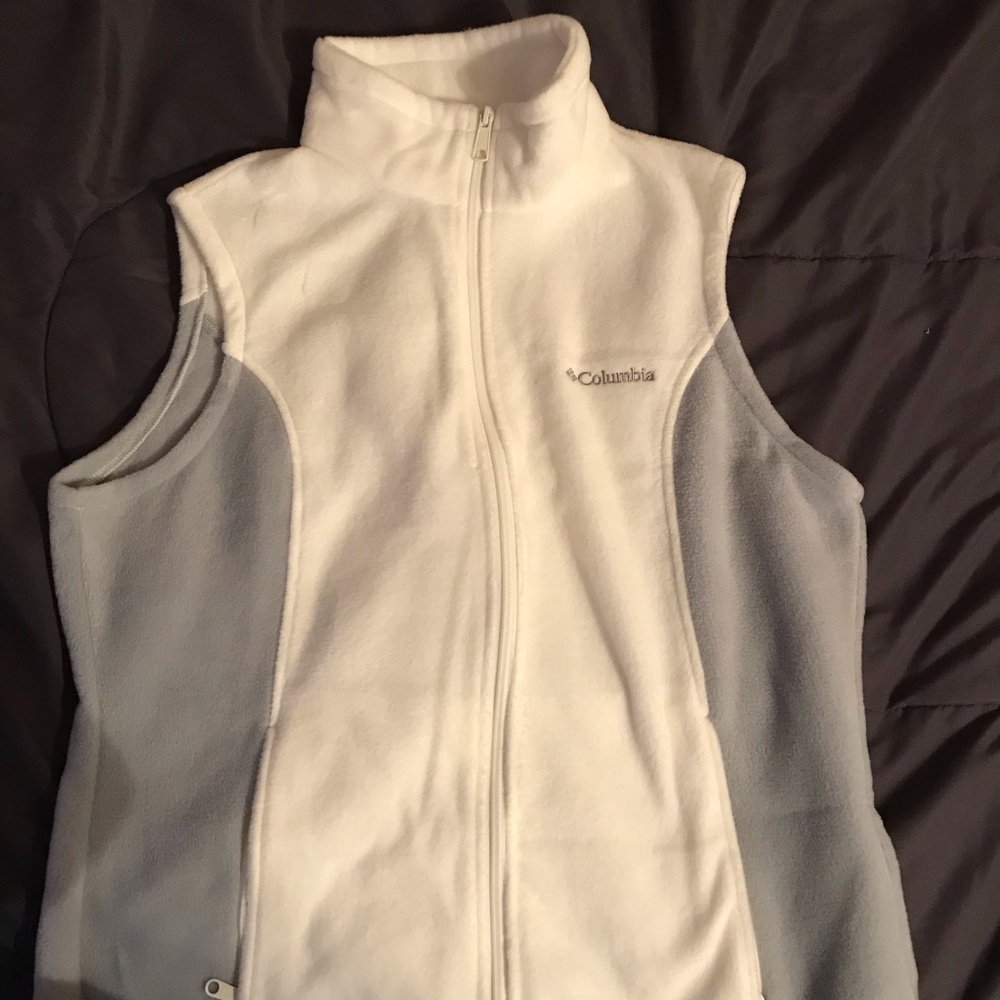 Columbia never worn L Vest